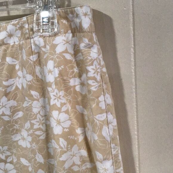 Pants, Liz Claiborne Womens Capris, 14, Liz Sport - Picture 4 of 7